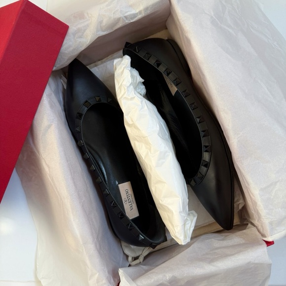 VALENTINO BLACK SMOOTH LEATHER POINTED TOE  ROCKSTUD BALLET FLATS - Picture 13 of 13